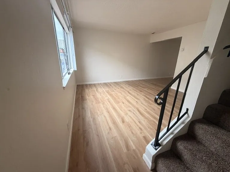 Dixon Townhouse — Photo 63
