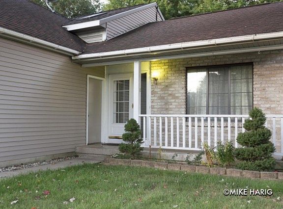 2nd image of 5465 Brittany Dr SE