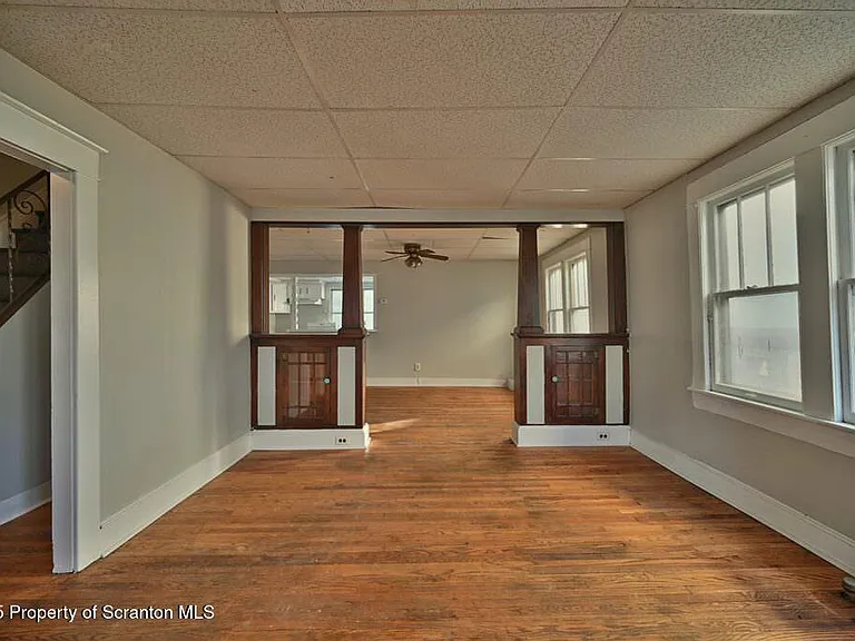 416 E Market St — Photo 12