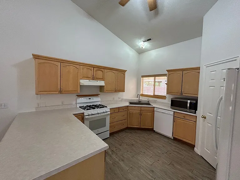 2405 S 770 W — Photo 8