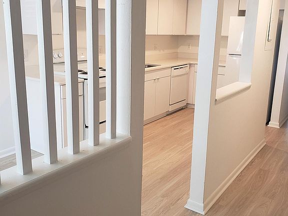 3rd image of 1854 Bayard Pl