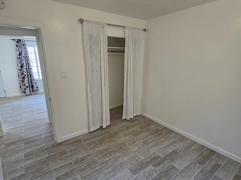 6417 Gifford Ave #C — Photo 2