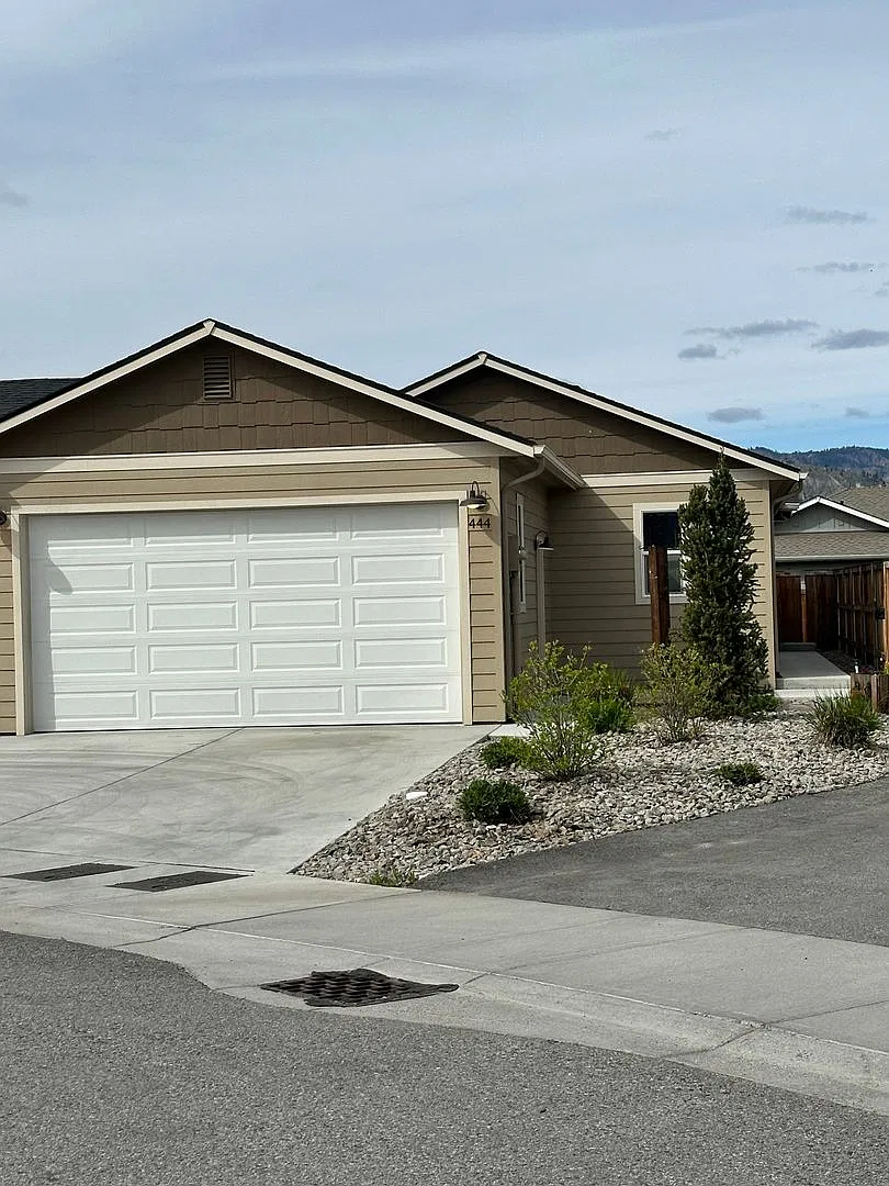 Dream Home in East Wenatchee! — Photo 1