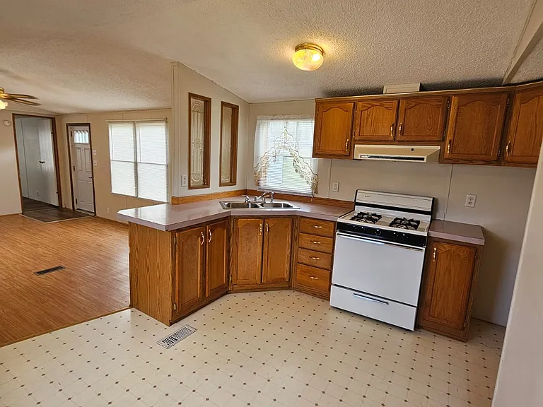 Dogwood MHP — Photo 22