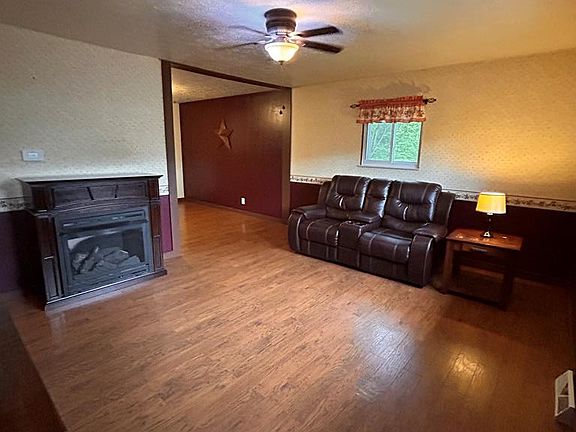 5th image of 213 Park Dr