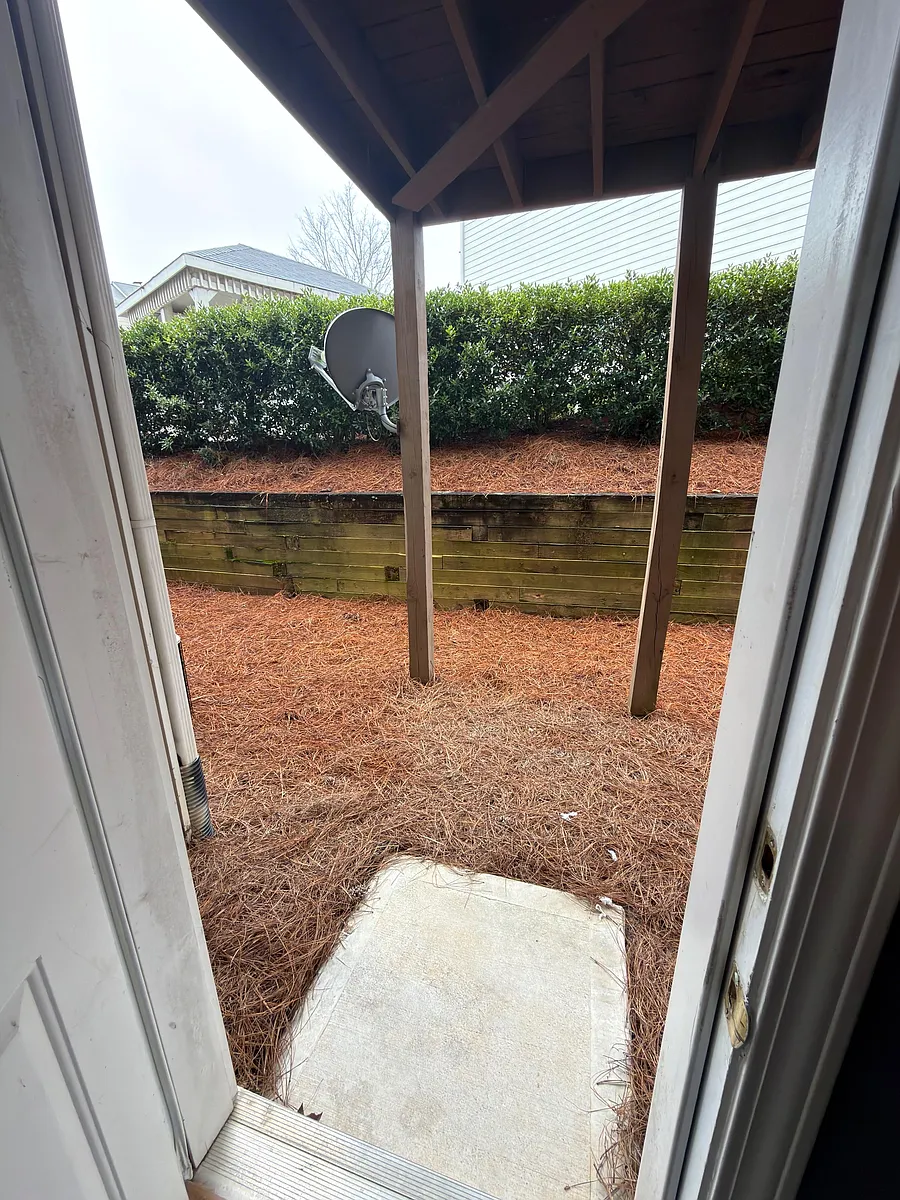 Private Entrance - Slate Stone Way SE