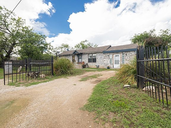 3rd image of 3650 Lake Dr