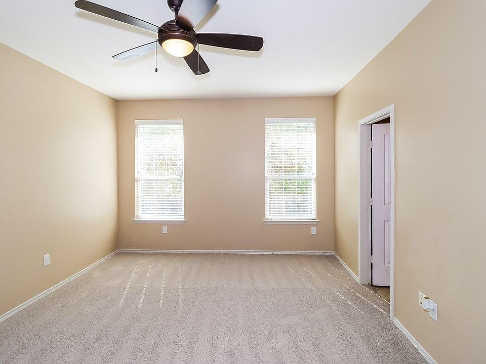 1st image of 14702 Peregrine Dr #11