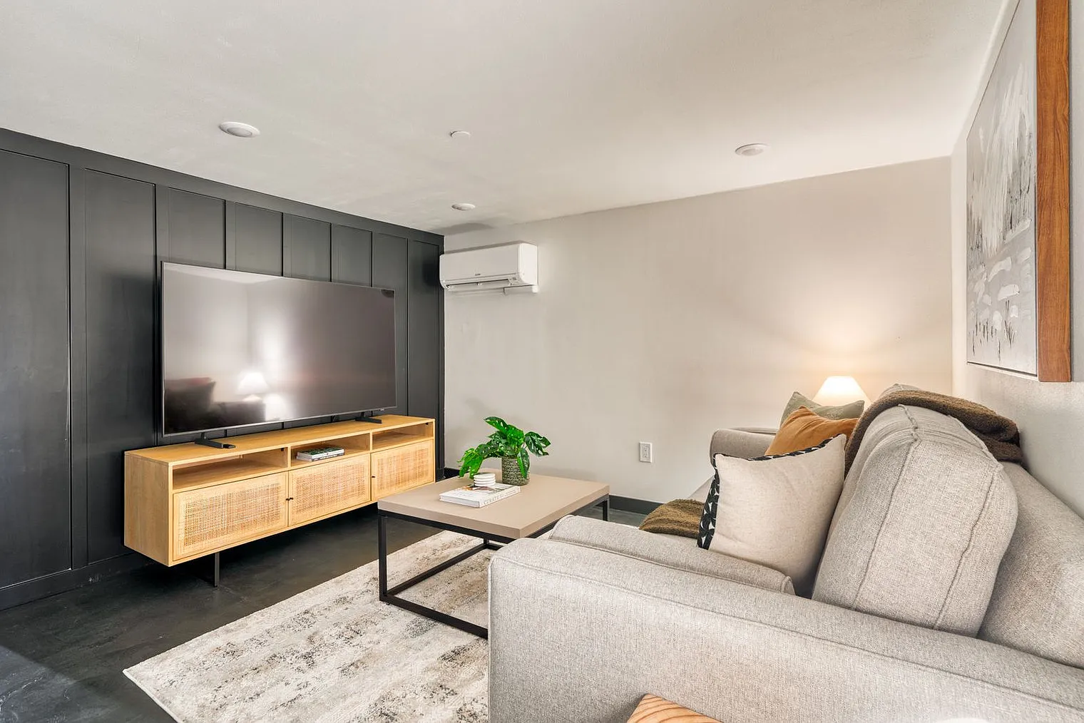2 bed, 1.0 bath, 796 sqft, $3,819 — Photo 3