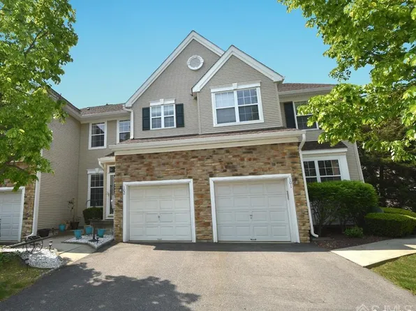 102 Crocus Ct, Dayton, NJ 08810