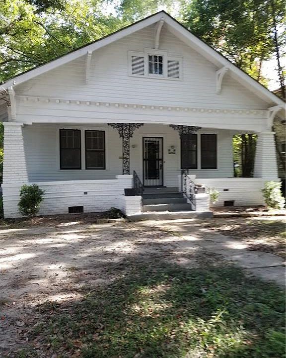 2nd image of 2561 Spring Hill Ave