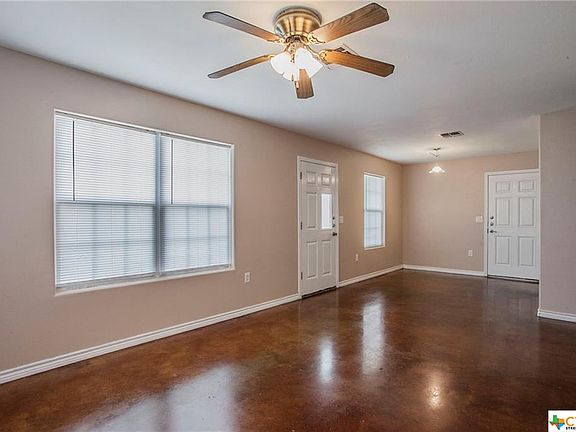 2nd image of 1206 W Avenue D