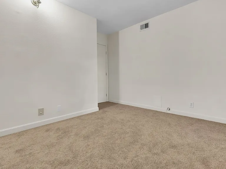 324 Tangelo — Photo 17