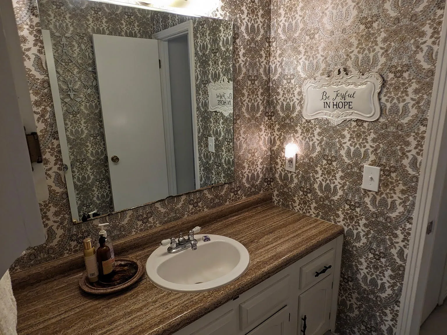 2 bed, 1419 sqft, $2,200 — Photo 1