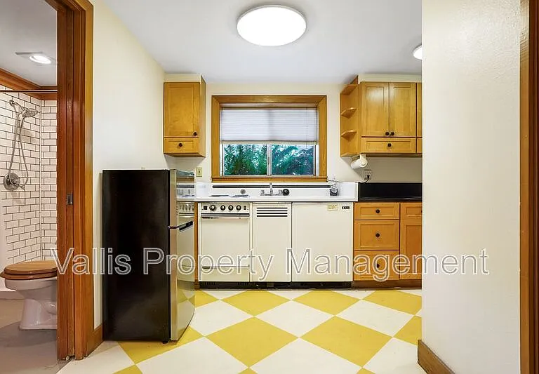 2185 Trade St SE — Photo 9