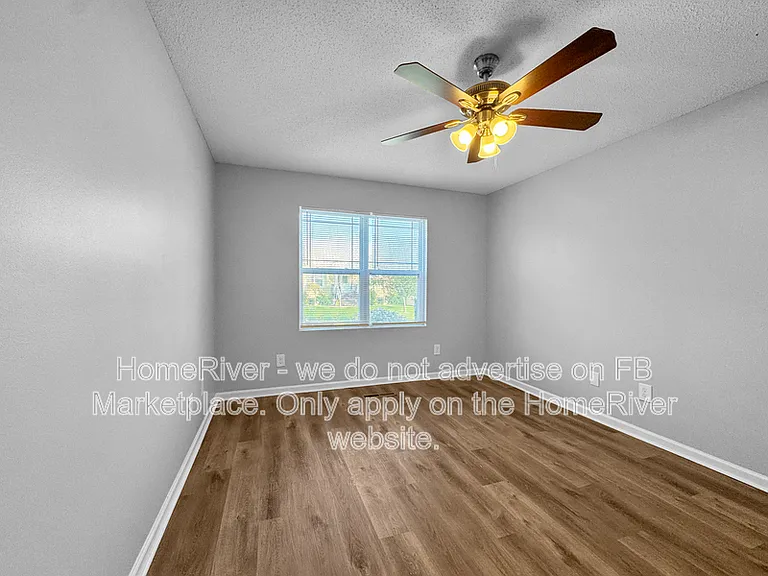 515 Creekview Dr — Photo 10