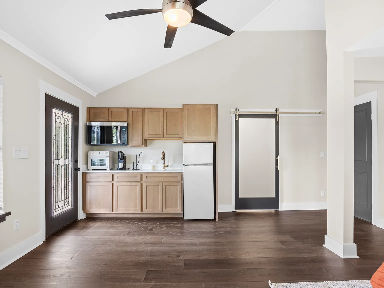 1 bed, 813 sqft, $2,000 — Photo 4