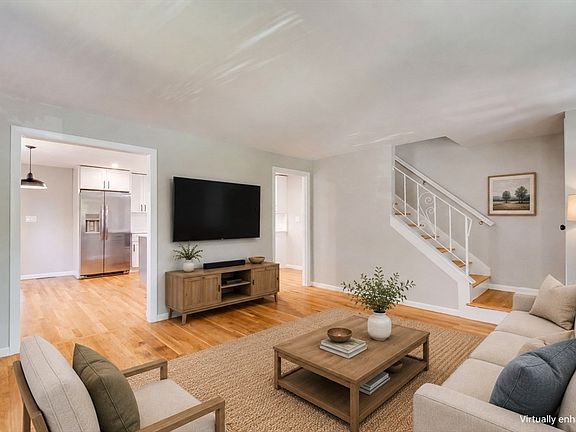 2nd image of 36 Lancaster Rd