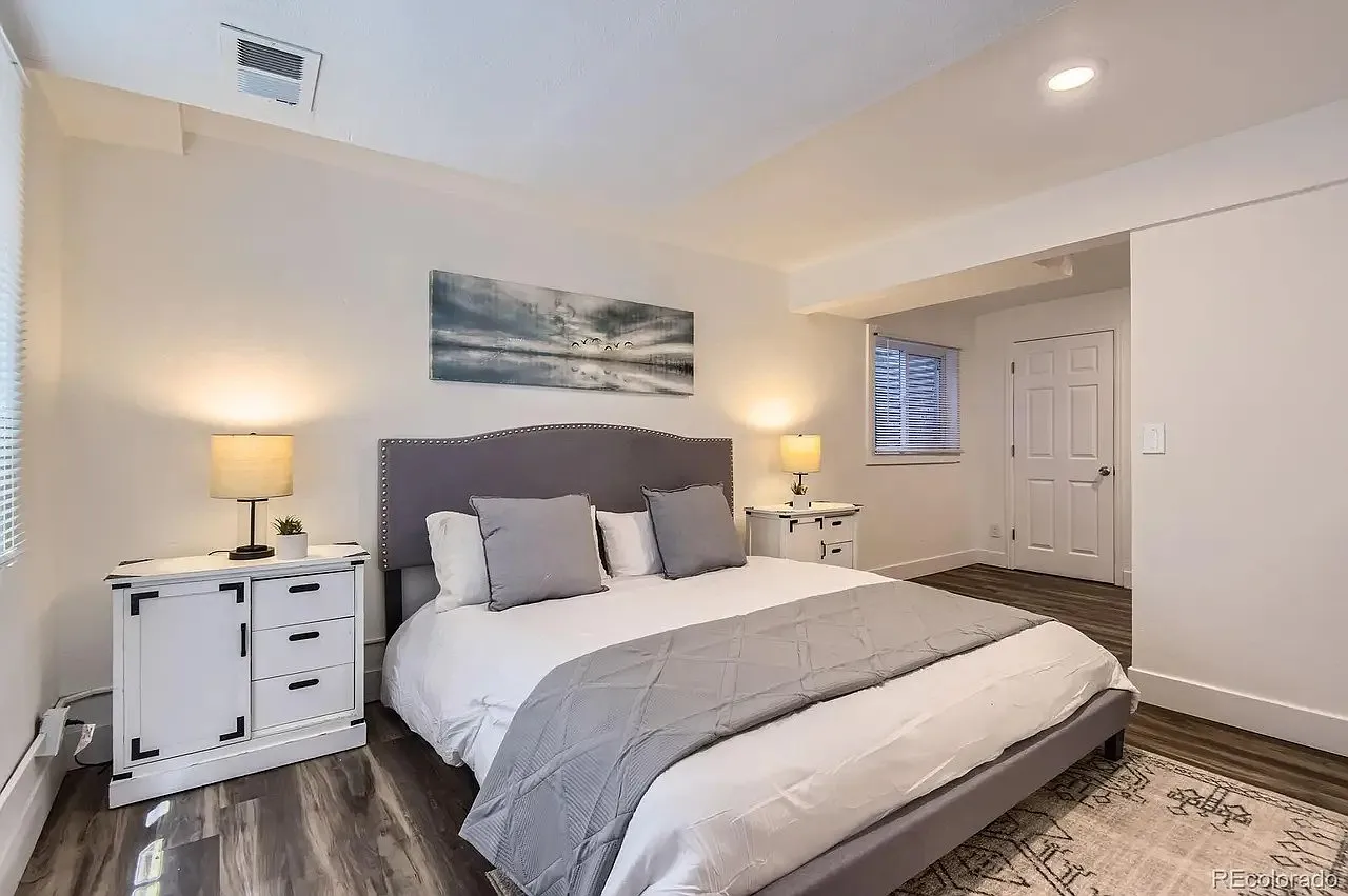 2 bed, 960 sqft, $1,900 — Photo 1