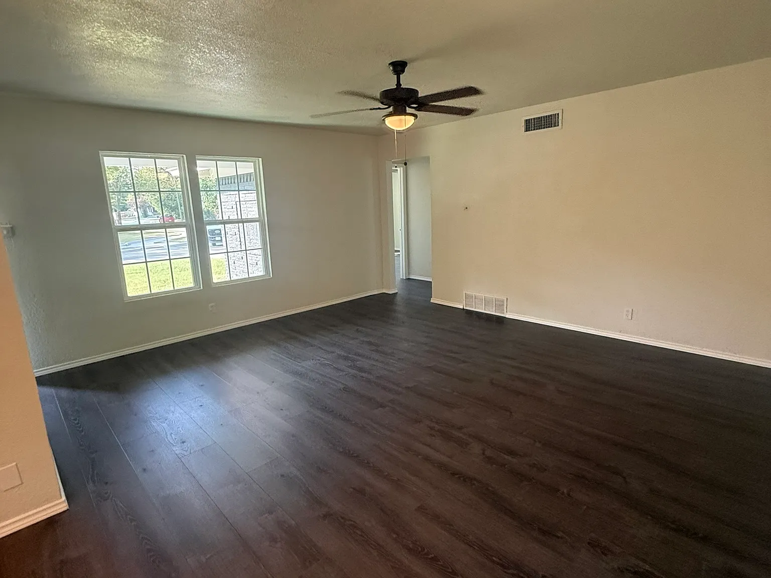 4 bed, 1616 sqft, $2,100 — Photo 3