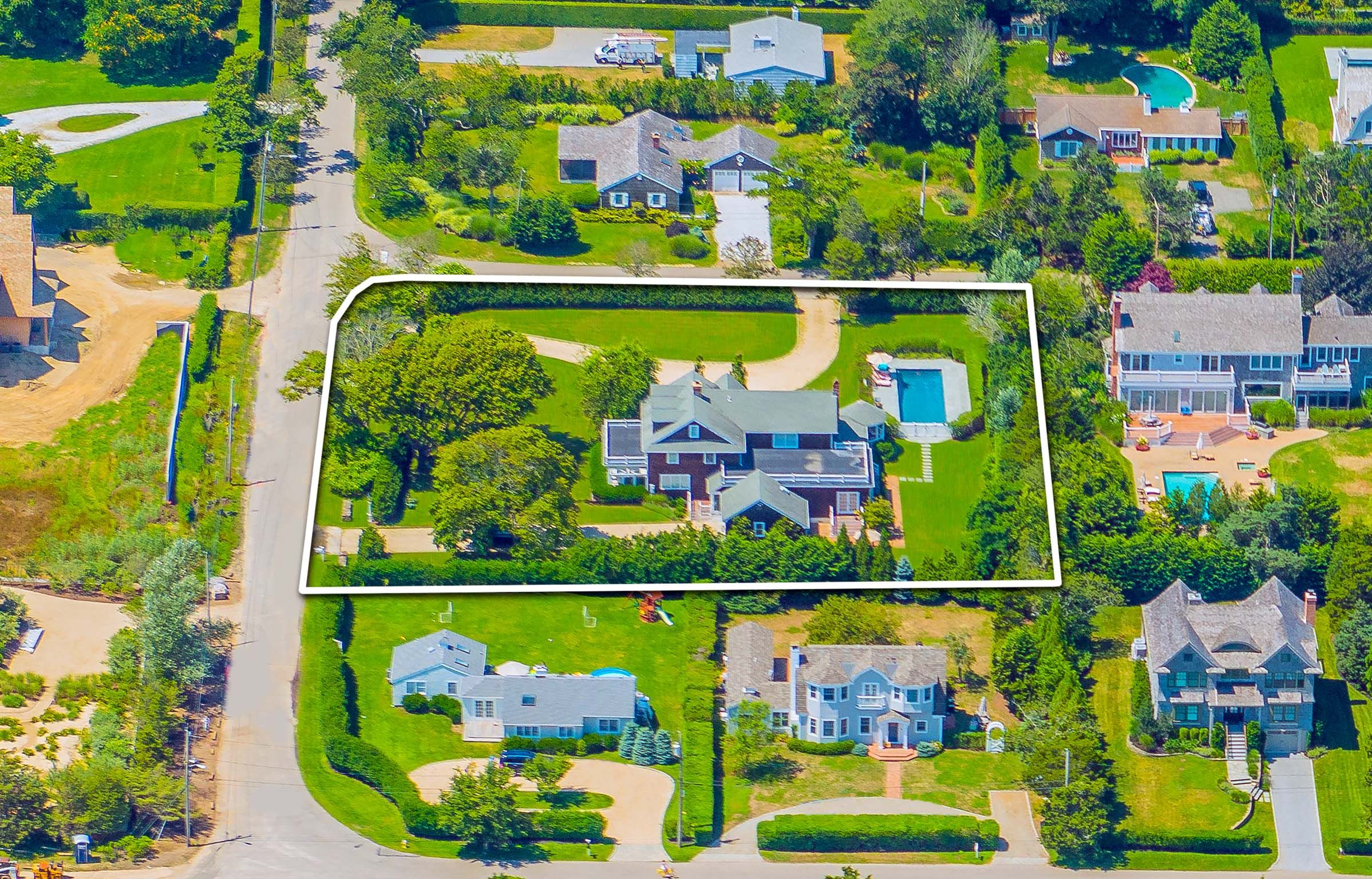 114 Seafield Ln, Westhampton Beach, NY 11978 Out East