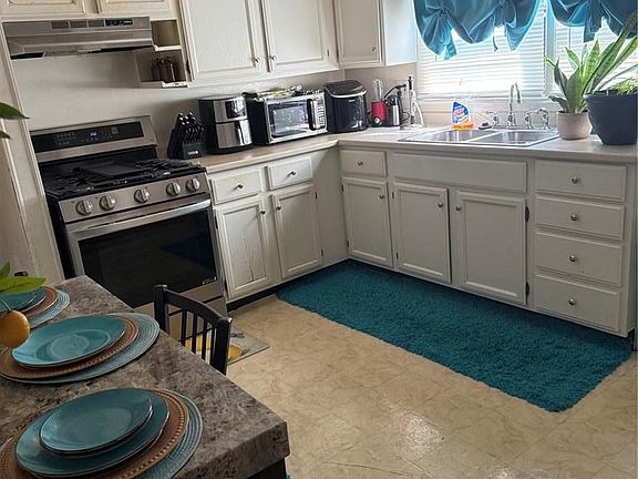 4th image of 7028 Julian Ave
