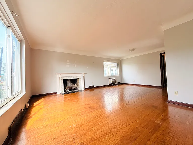 14330 Lakewood Heights Blvd — Photo 5