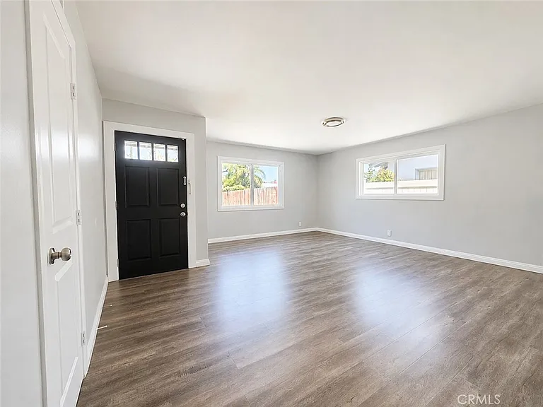6624 Gross Ave — Photo 3