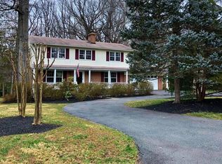 10612 Good Spring Ave, Great Falls, VA 22066