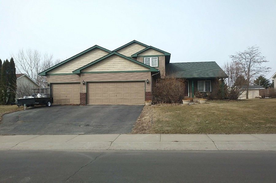 1st image of 1628 Fountain Ln