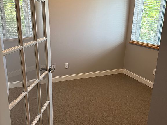 5th image of 308 College Cir #2