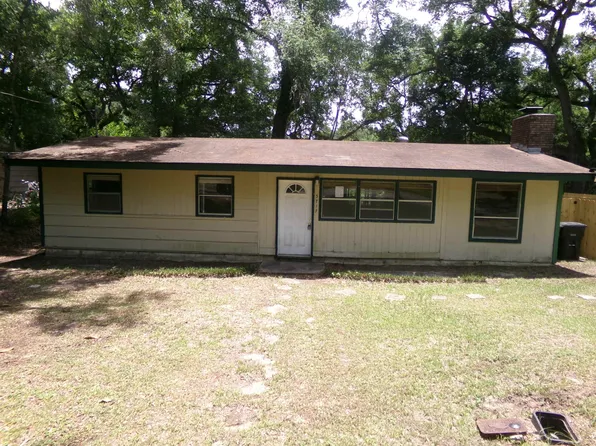 3717 Shoreline Dr, Tallahassee, FL 32305