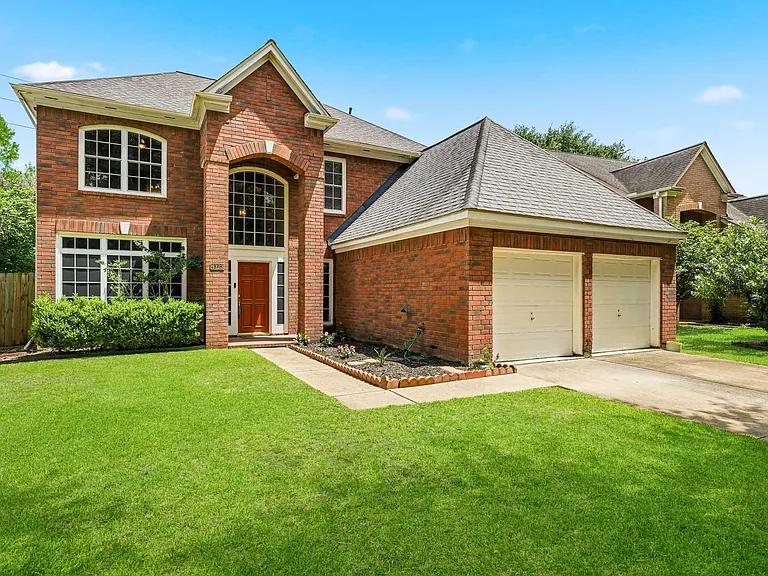 4323 Ringrose Dr — Photo 2