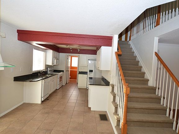 4.1 Dinning + Kitchen