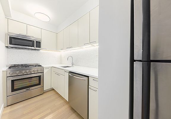 2nd image of 245 E 80th St APT 2E