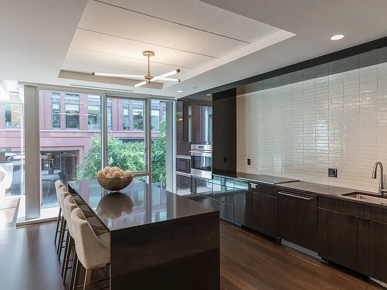 32 Traveler St #Penthouse 8 — Photo 22