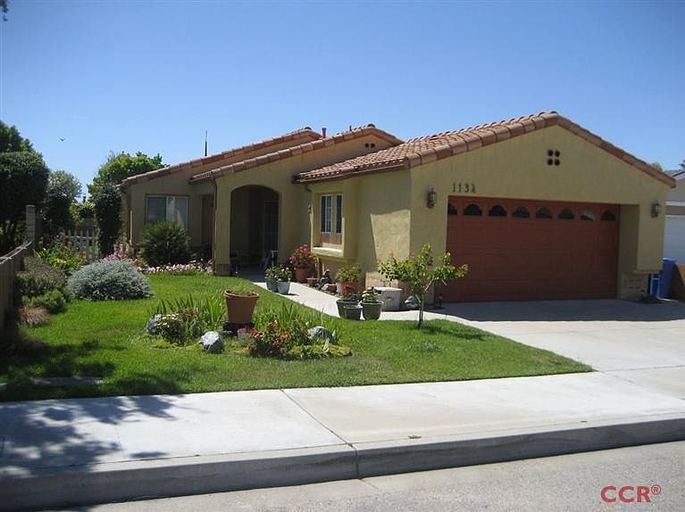 Listing Agent: Deane Naylor