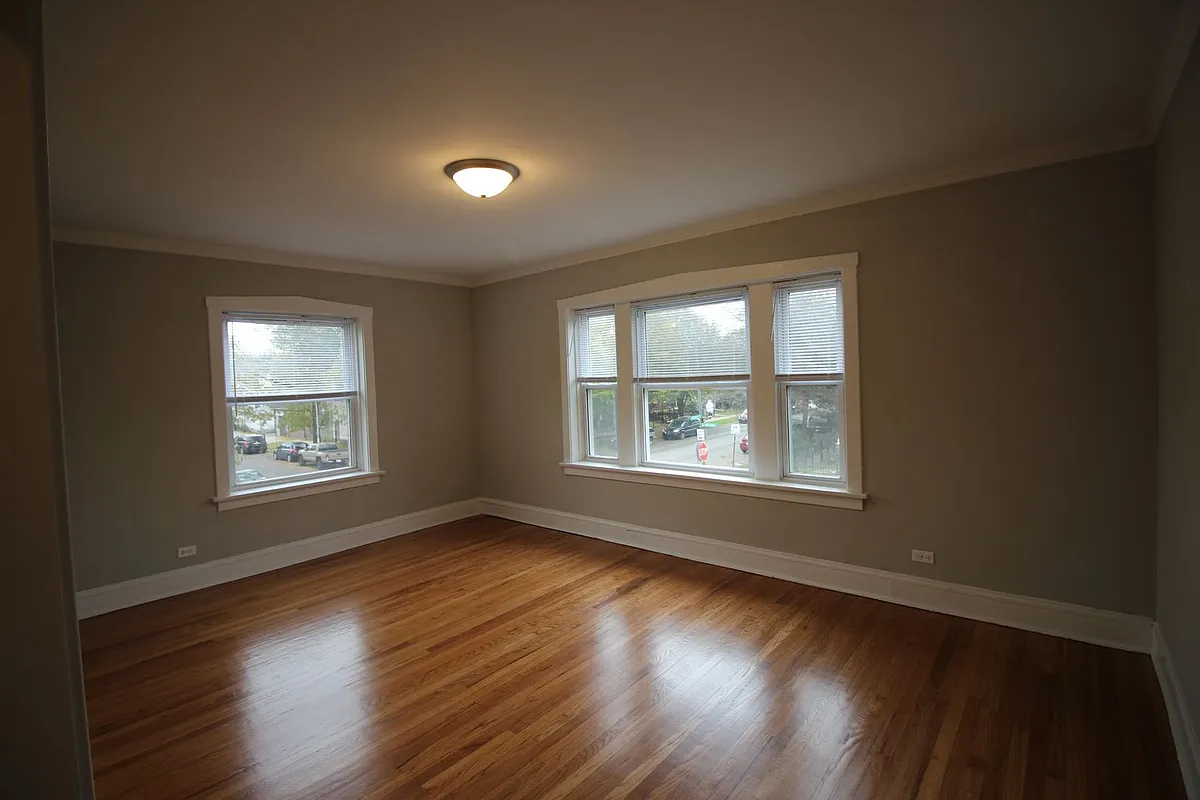 Building Photo - 4402 W Belden St #3