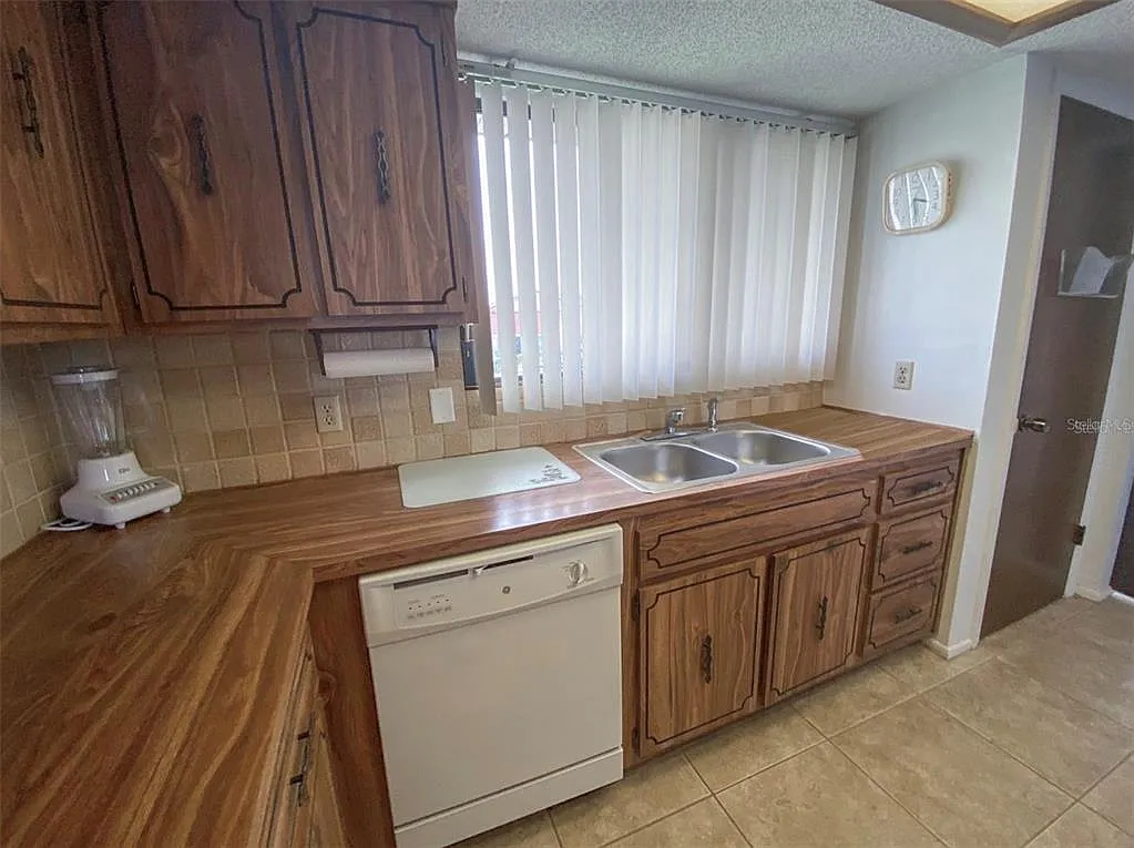 2 bed, 2.0 bath, 1320 sqft, $1,475 — Photo 4