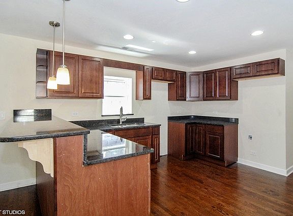 4th image of 1106 N Karlov Ave