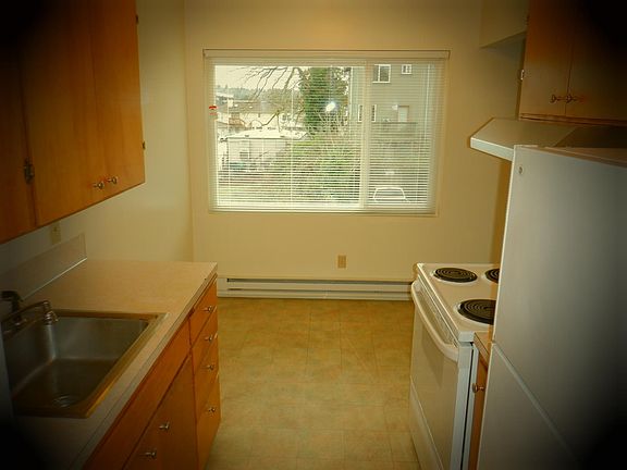 4th image of 4845 S Holden St APT 6