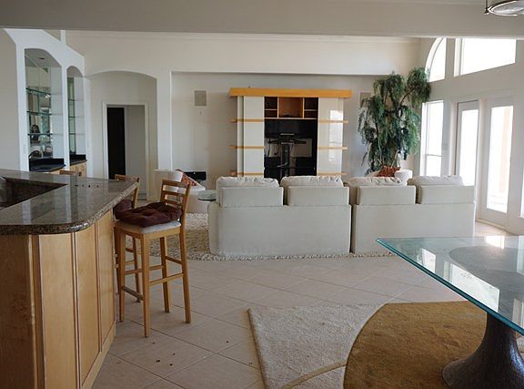 3rd image of 505 Ocean Dr