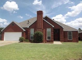 2916 Kyle Ct, Moore, OK 73160