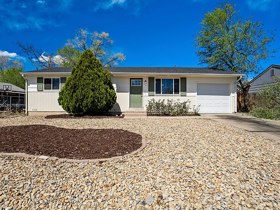 2nd image of 2050 Del Mar Dr
