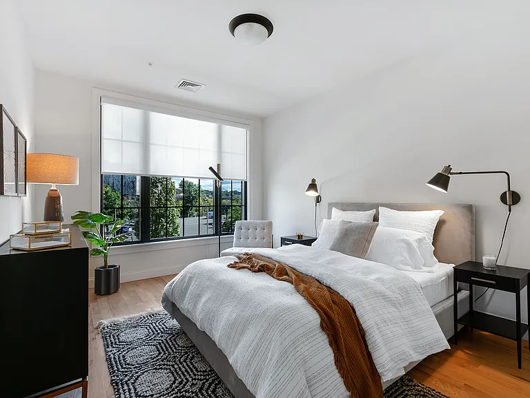 760 Broadway — Photo 15