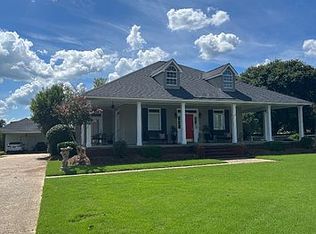 101 Woodgate Dr, Elmore, AL 36025