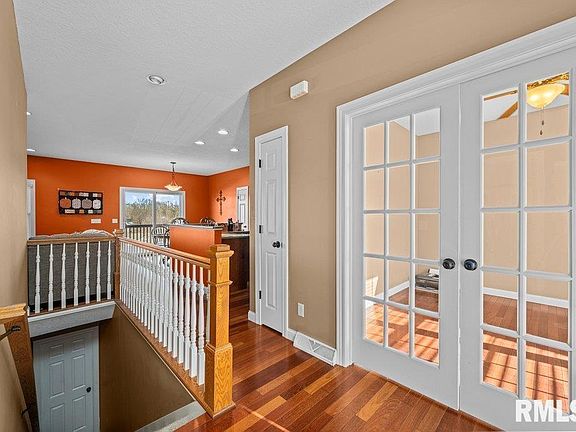 4th image of 903 Wild West Dr