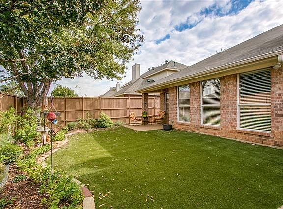 3rd image of 1661 Niagara Blvd