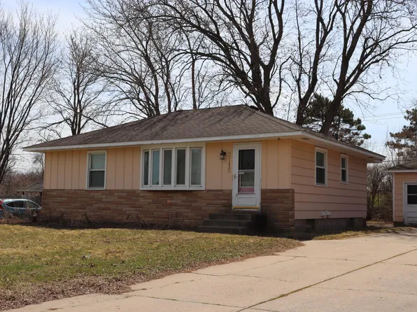 2112 Garnet Ln, Eagan, MN 55122