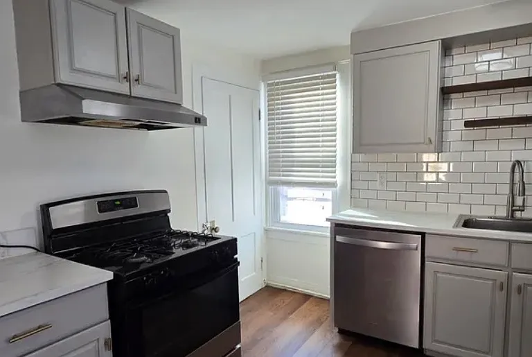 57 Greenwood Ave — Photo 2